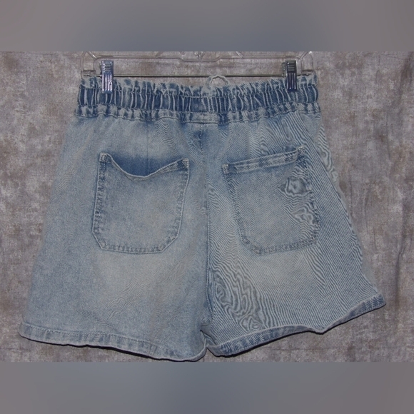 Time and Tru Distressed shorts medium - Picture 2 of 10